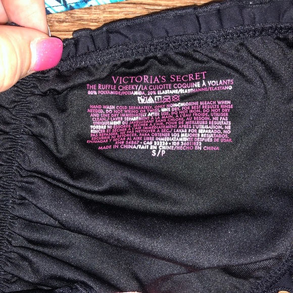 Bikini - Picture 2 of 4